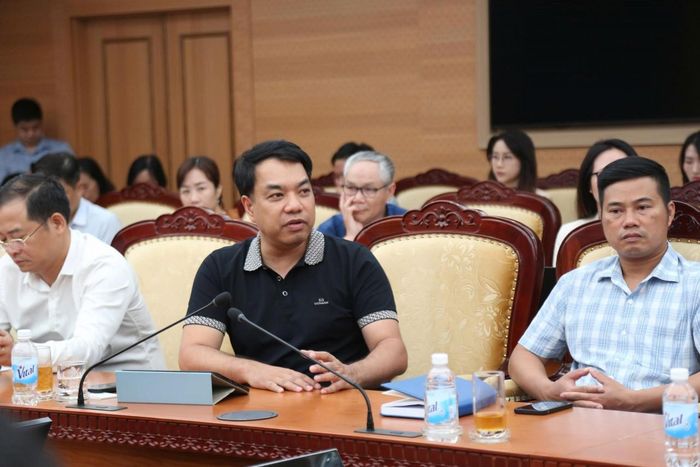 TS Mạc Quốc Anh - Phó Chủ tịch kiêm Tổng Thư ký Hiệp hội Doanh nghiệp nhỏ và vừa thành phố Hà Nội phát biểu ý kiến. Ảnh: Đức Minh