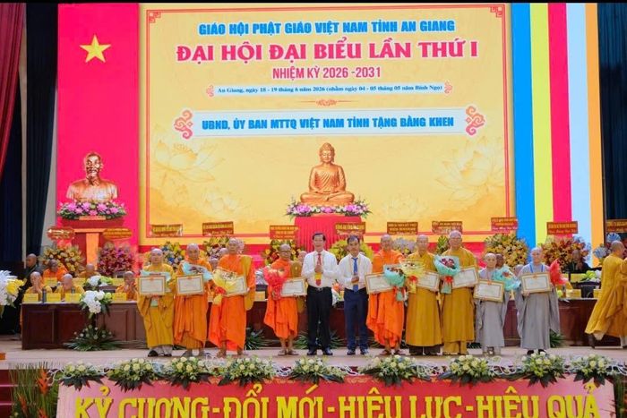 2 tập thể và 9 cá nhân nhận Bằng khen của Ủy ban nhân dân tỉnh An Giang