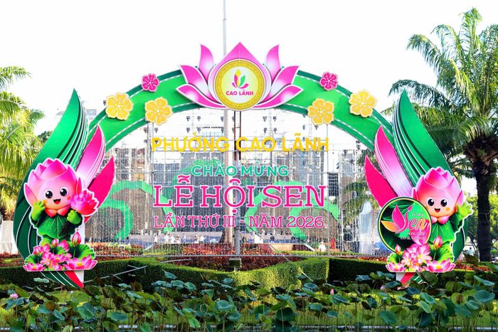 Lễ hội Sen Đồng Tháp đầy sắc màu