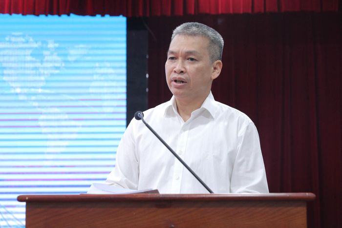 Phó Tổng Giám đốc Tổng Công ty Hàng hải Việt Nam Nguyễn Ngọc Ánh báo cáo