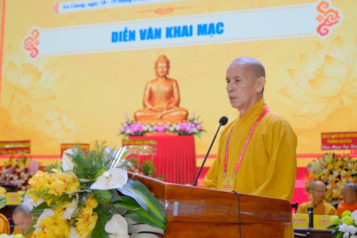 Hòa thượng Thích Thiện Thống, Phó Chủ tịch Hội đồng Trị sự, Trưởng ban Trị sự Giáo hội Phật giáo Việt Nam tỉnh An Giang phát biểu