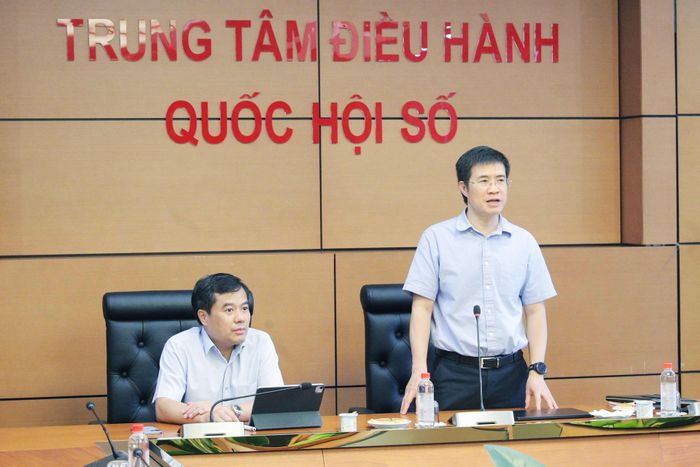 ĐBQH hoạt động chuyên trách tại Ủy ban Pháp luật và Tư pháp Hoàng Minh Hiếu phát biểu