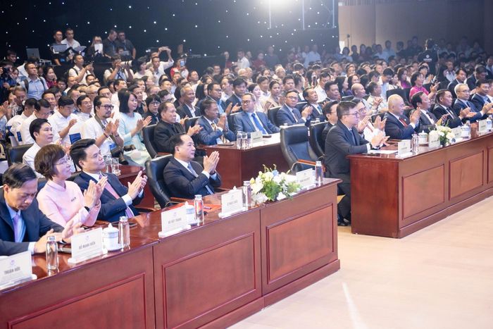 Trưởng Ban Tuyên giáo và Dân vận Trung ương Trịnh Văn Quyết và các đại biểu dự khai mạc Hội Báo toàn quốc 2026. Ảnh: Phạm Thắng