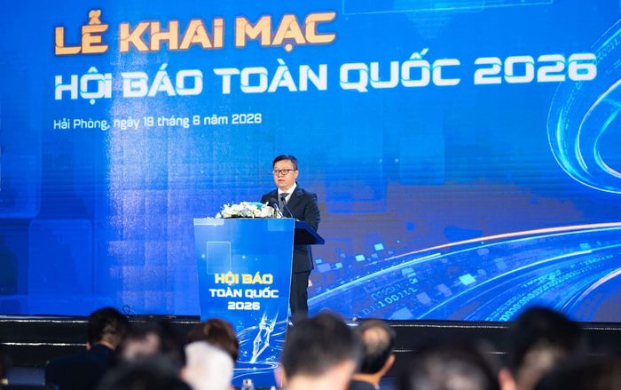 Phó Trưởng Ban Tuyên giáo và Dân vận Trung ương, Tổng Biên tập báo Nhân dân, Chủ tịch Hội Nhà báo Việt Nam Lê Quốc Minh phát biểu khai mạc Hội Báo. Ảnh: Phạm Thắng