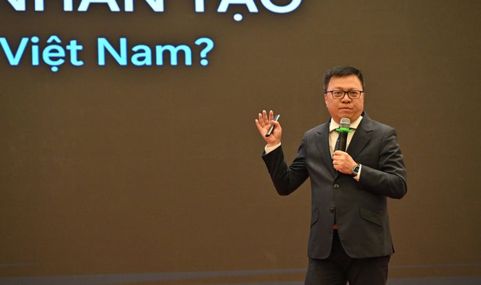 Tổng biên tập Báo Nhân dân, Chủ tịch Hội Nhà báo Việt Nam Lê Quốc Minh thuyết trình về phát triển báo chí trong kỷ nguyên trí tuệ nhân tạo - Con đường nào cho các cơ quan báo chí Việt Nam?