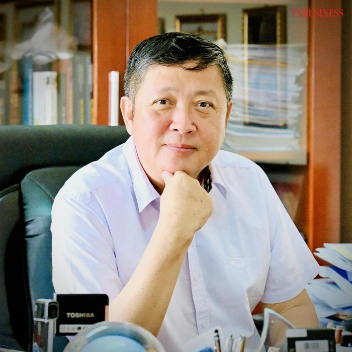 Phó Giáo sư, Tiến sĩ báo chí Nguyễn Ngọc Oanh, Trưởng Khoa Quan hệ Quốc tế, Học viện Báo chí và Tuyên truyền.