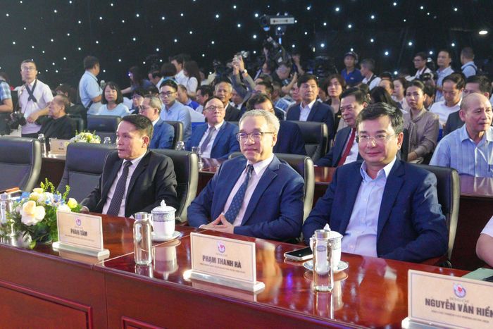 Các đại biểu dự khai mạc Hội Báo toàn quốc 2026