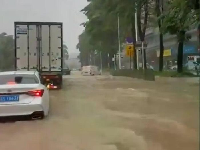 Mưa lớn kéo dài gây ngập lụt tại một số khu vực ở Trung Quốc. Ảnh: Wion
