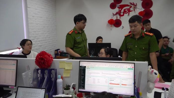 Công an TP Hồ Chí Minh đồng loạt kiểm tra các doanh nghiệp du lịch có dấu hiệu lừa đảo chiếm đoạt tài sản.