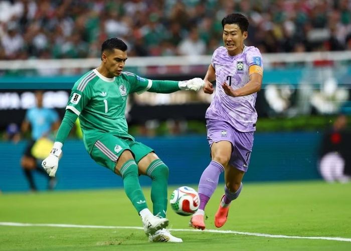 Son Heung-min và đồng đội để thua đều đáng tiếc. Ảnh: Reuters.