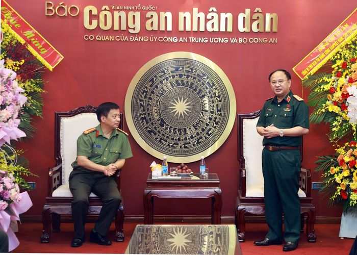 Trung tướng Trần Đức Thuận mong muốn thời gian tới, Báo CAND và Ủy ban Quốc phòng, An ninh và Đối ngoại của Quốc hội tiếp tục duy trì quan hệ phối hợp chặt chẽ.