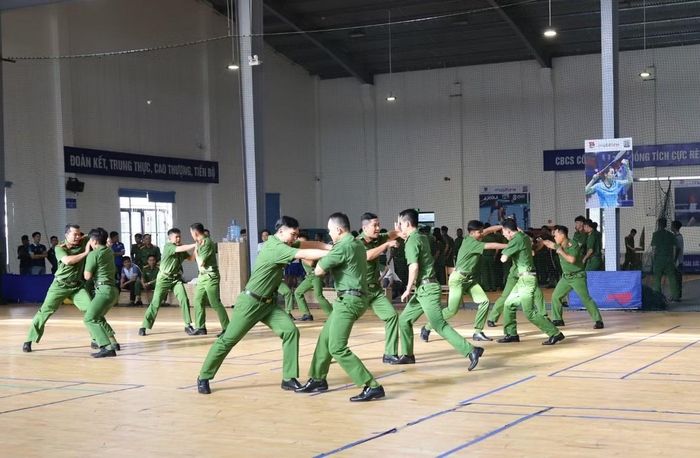 Các thế quyền đẹp mắt của các đội thi.