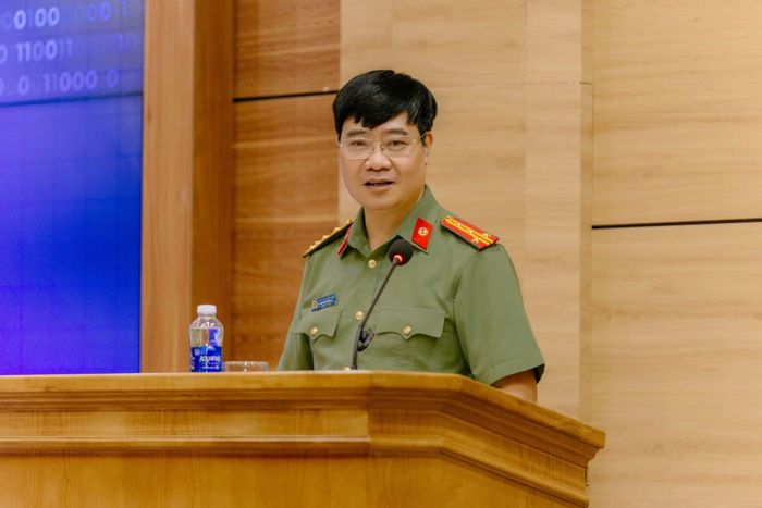 Đại tá Nguyễn Hồng Quân, Phó Cục trưởng Cục An ninh mạng và phòng, chống tội phạm sử dụng công nghệ cao phát biểu tại tọa đàm.