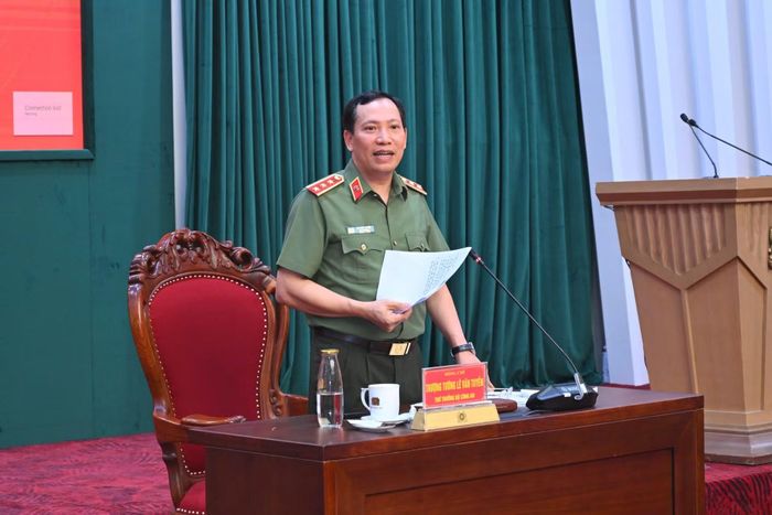 Thượng tướng Lê Văn Tuyến phát biểu kết luận Hội nghị.