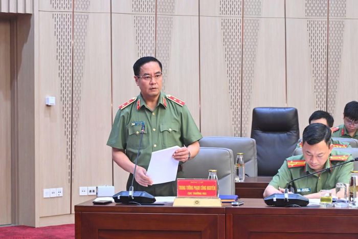 Trung tướng Phạm Công Nguyên, Cục trưởng Cục Pháp chế và cải cách hành chính, tư pháp điều hành thảo luận tại Hội nghị.
