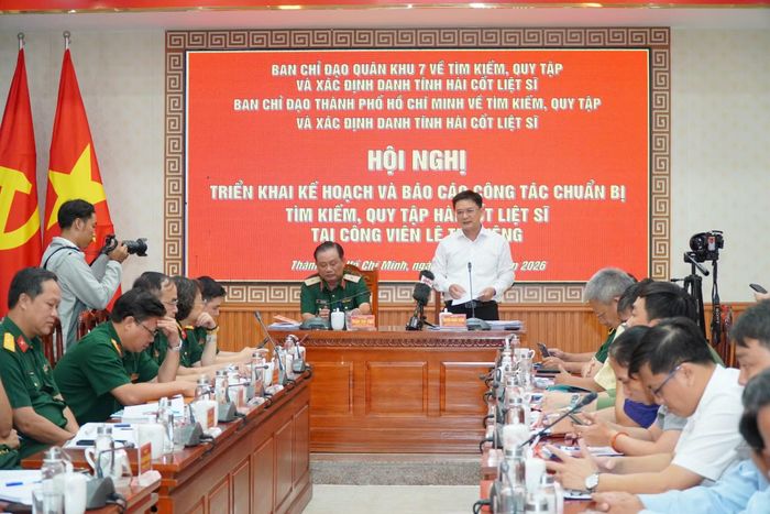 Đồng chí Nguyễn Mạnh Cường, Ủy viên dự khuyết Trung ương Đảng, Trưởng Ban Chỉ đạo 515, Phó Chủ tịch UBND TP Hồ Chí Minh phát biểu.