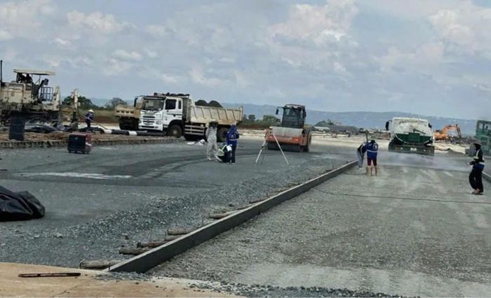Các công đoạn sửa chữa đang gấp rút hoàn thành. Ảnh: N.H