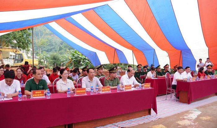 Các đại biểu tham dự Lễ khởi công.