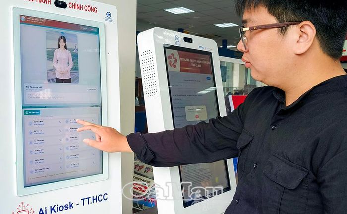 Thử nghiệm phần mềm hỗ trợ nộp hồ sơ TTHC tại Kiosk Thông minh, Trung tâm Phục vụ hành chính công tỉnh Cà Mau.