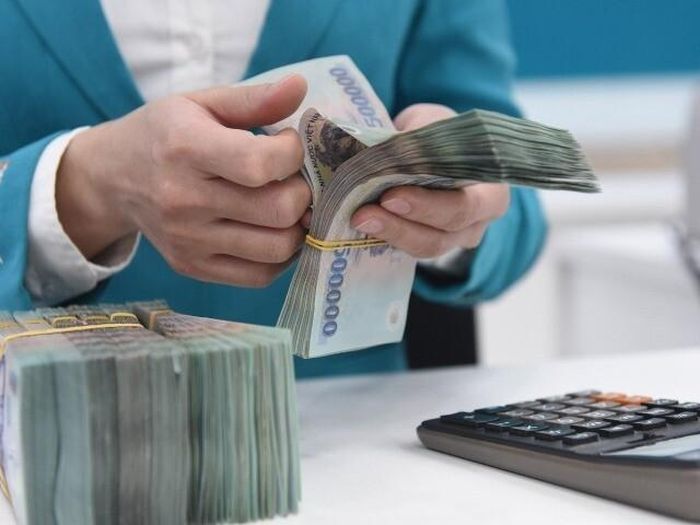 8. Thu nhập từ nhượng quyền thương mại