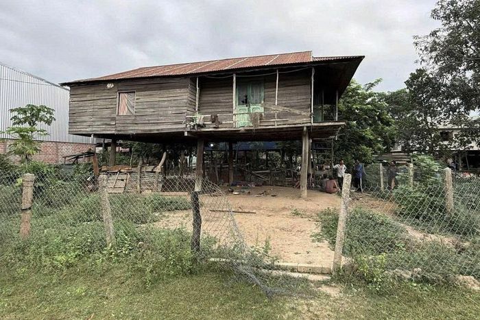 Nhà sàn nơi xảy ra sự việc. Ảnh: Dân Trí