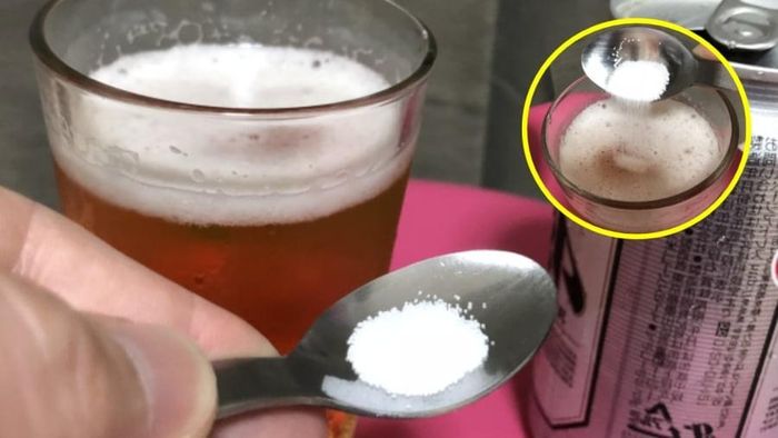 Giảm cảm giác đầy bụng khi uống bia. Ảnh minh họa.