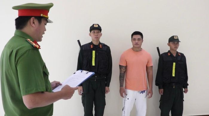 Đọc lệnh bắt một đối tượng cầm đầu