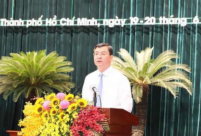 Phó Chủ tịch UBND TPHCM Nguyễn Công Vinh báo cáo