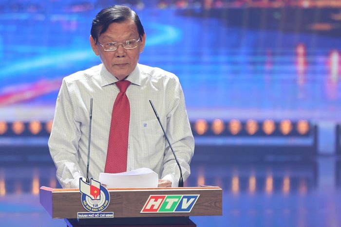 Chủ tịch Hội Nhà báo TPHCM Nguyễn Tấn Phong đã ôn lại truyền thống vẻ vang suốt chặng đường hơn một thế kỷ đồng hành cùng đất nước và dân tộc của Báo chí Cách mạng Việt Nam nói chung và Báo chí TP Hồ Chí Minh nói riêng