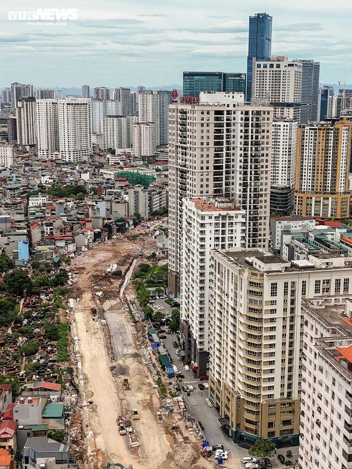 Được quy hoạch là tuyến giao thông kết nối giữa Vành đai 2 và Vành đai 3, đường Vành đai 2,5 giữ vai trò quan trọng trong mạng lưới hạ tầng giao thông của Thủ đô. Khi hoàn thành, tuyến đường được kỳ vọng sẽ chia sẻ lưu lượng phương tiện với các trục giao thông hiện hữu, đồng thời tăng cường khả năng kết nối giữa các khu vực phát triển đô thị.