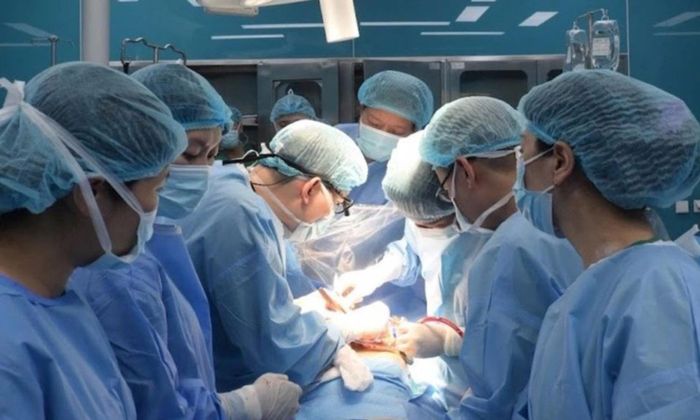 Ca ghép phổi cho Thư kéo dài 12 giờ, trong đêm Giao thừa năm 2024.