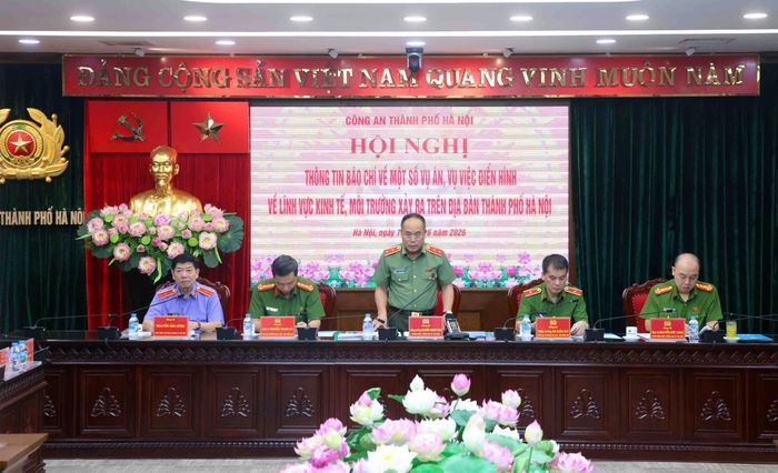 Trung tướng Nguyễn Thanh Tùng thông tin về vụ án.