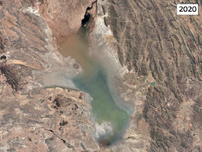 Ảnh vệ tinh hồ Poope, Bolivia, năm 1984 và 2020. (Ảnh: Google Earth)