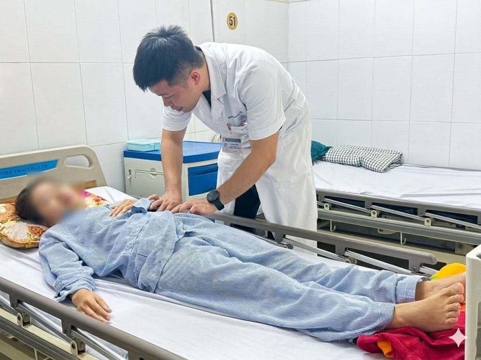 Người phụ nữ 35 tuổi hỏng một bên thận vì bỏ qua dấu hiệu kéo dài nhiều năm (Ảnh: BVCC)