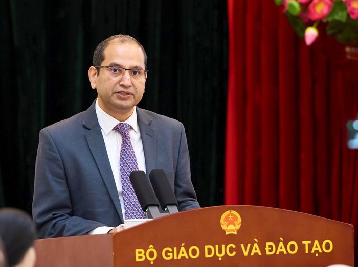 Ông Atul Tandon - Chủ tịch kiêm Tổng Giám đốc AstraZeneca Việt Nam. Ảnh: Plan International Vietnam