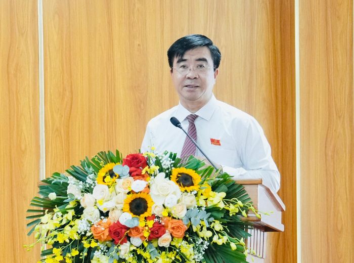 Bí thư Đảng ủy, Chủ tịch HĐND phường Khương Đình Võ Đăng Dũng phát biểu. Ảnh: Hồng Thái