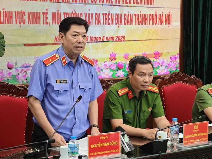 Ông Nguyễn Văn Dũng - Phó Viện trưởng Viện Kiểm sát nhân dân TP Hà Nội cho biết, các vụ án lừa đảo liên quan đến hoạt động "sở hữu kỳ nghỉ" đều có điểm chung là hành vi chiếm đoạt tài sản được tổ chức bài bản, có sự phân công vai trò cụ thể giữa các đối tượng. Ảnh: Bảo Loan