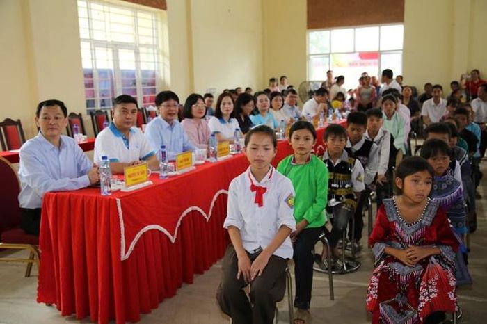 Các đại biểu tham dự chương trình Phiên chợ 0 đồng.