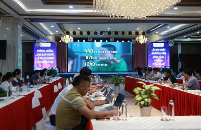 Toàn cảnh hội nghị.