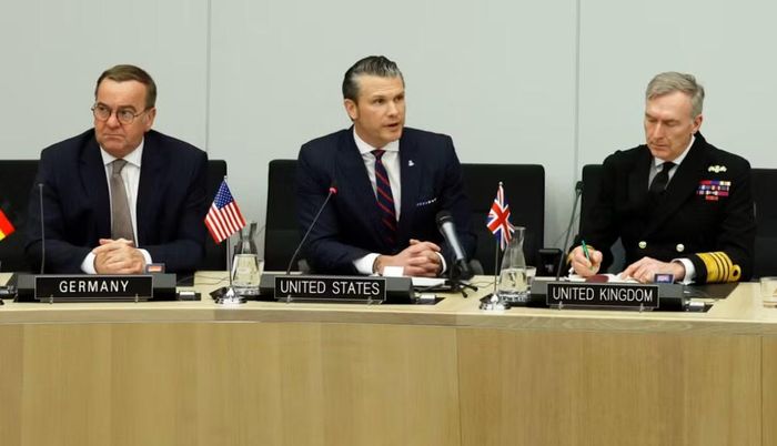 Bộ trưởng Hegseth đồng thời thông báo Lầu Năm Góc sẽ tiến hành một cuộc rà soát toàn diện về sự hiện diện quân sự của Mỹ tại châu Âu trong thời gian tối đa 6 tháng.