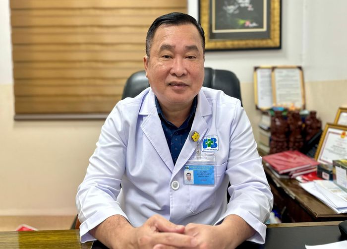 BS CKII Nguyễn Văn Tiến, Trưởng khoa Ngoại 2, BV Ung Bướu TP.HCM. Ảnh: THẢO PHƯƠNG