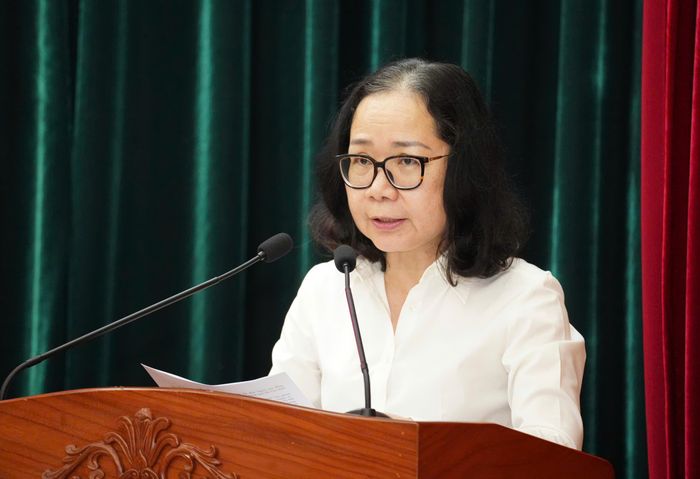  Phó ban Thường trực Ban tổ chức Thành ủy TP.HCM Thái Thị Bích Liên công bố quyết định thành lập Cơ quan Báo và Phát thanh, Truyền hình TP.HCM. Ảnh: THUẬN VĂN 