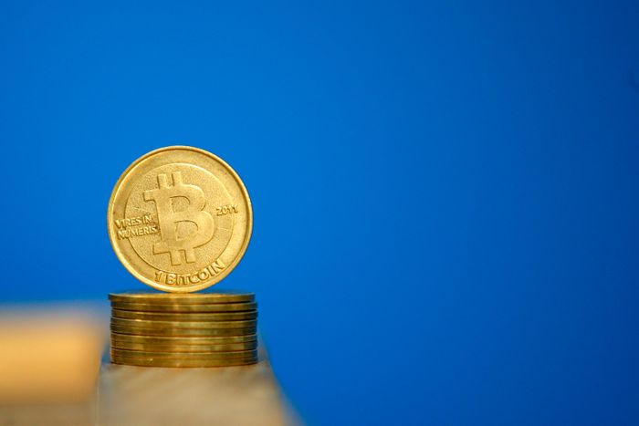 Theo chuyên gia, những nhà đầu tư từng mua Bitcoin dưới 62.358 USD đã đạt mức lợi nhuận trung vị hơn 113% trong một năm sau đó. Ảnh minh họa: Reuters.