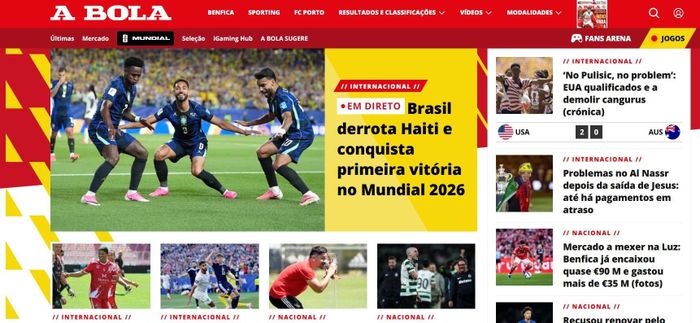 Trang chủ A Bola đưa hình ảnh chiến thắng của tuyển Brazil lên trang nhất.