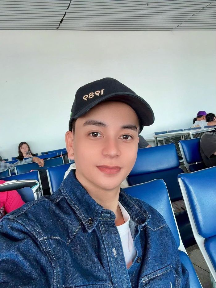 Nam ca sĩ nghỉ ca hát khoảng 2 năm qua. Ảnh: FBNV.