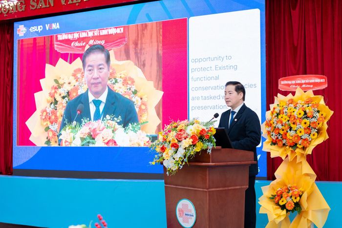 PGS.TS Trần Vĩnh Hưng, Giám đốc Bệnh viện Bình Dân phát biểu tại hội thảo. Ảnh: Trần Nhung.