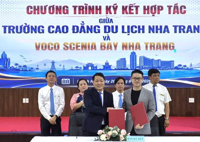 Ký kết Biên bản ghi nhớ hợp tác giữa Trường Cao đẳng Du lịch Nha Trang với 50 doanh nghiệp du lịch, khách sạn lớn trong và ngoài tỉnh Khánh Hòa