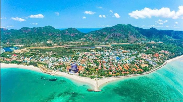Những vùng biển hoang sơ cùng hệ sinh thái đa dạng tạo điều kiện thuận lợi cho các hoạt động ngoài trời. Ảnh: ST