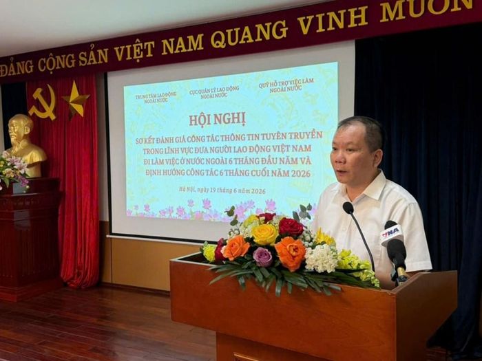 Phó Cục trưởng Cục Quản lý lao động ngoài nước (Bộ Nội vụ) Bùi Sỹ Tuấn phát biểu