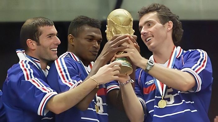 Đội tuyển Pháp chạm vào giấc mơ vô địch World Cup 1998 trên sân nhà